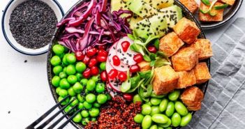 Wachsender Trend: Vegane Ernährung spaltet Meinungen (Foto: AdobeStock - 5ph 603612785)