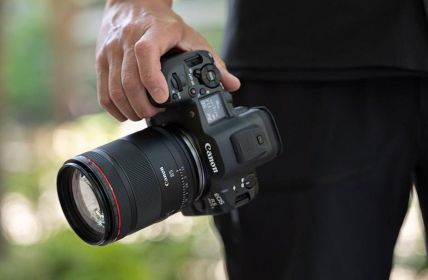 Canon RF 85mm F1.4L VCM: kompaktes Cine-Porträtobjektiv für (Foto: Canon Deutschland GmbH)