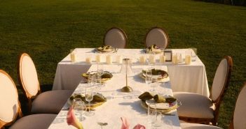 Mikrohochzeiten: Intime Hochzeitsfeiern mit maximal zwanzig Gästen und (Foto: AdobeStock - Kantemir Production - 1773597255)